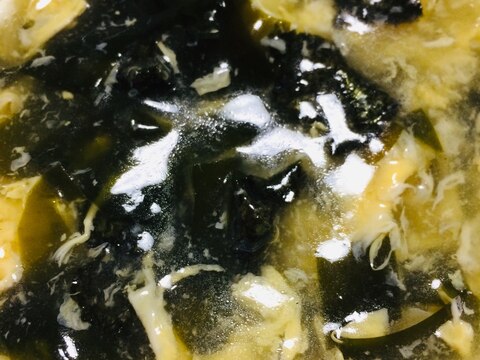 水餃子の茹で汁で卵わかめスープ